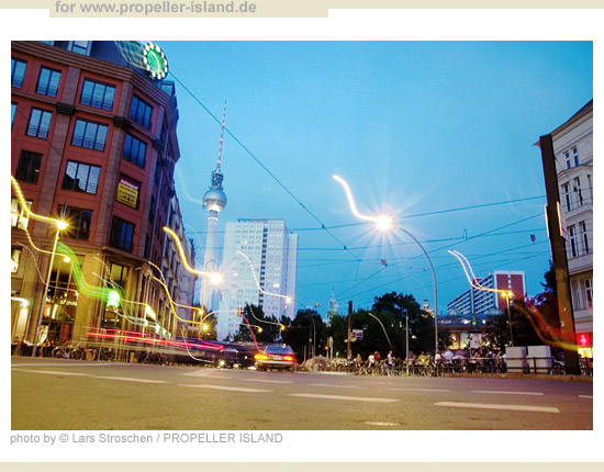 My Berlin Photos Berlin at NIGHT hackesche crossing