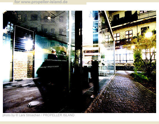 My Berlin Photos Berlin at NIGHT hackesche hoefe lounge